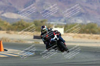 media/Jan-09-2022-SoCal Trackdays (Sun) [[2b1fec8404]]/Turn 14 (10am)/